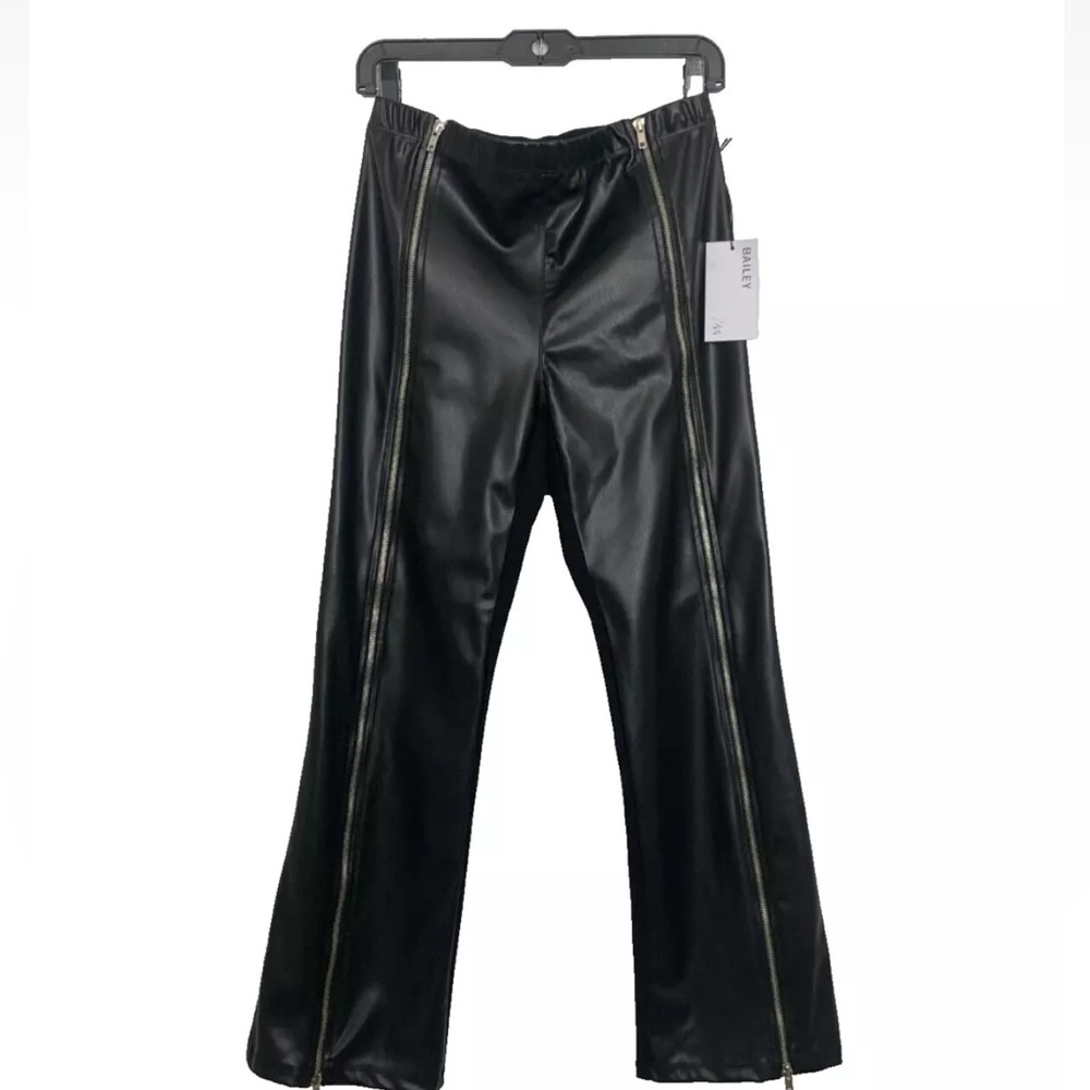 NWT Bailey 44 Aliison Pant Black Vegan Leather Front Full Zip Size M